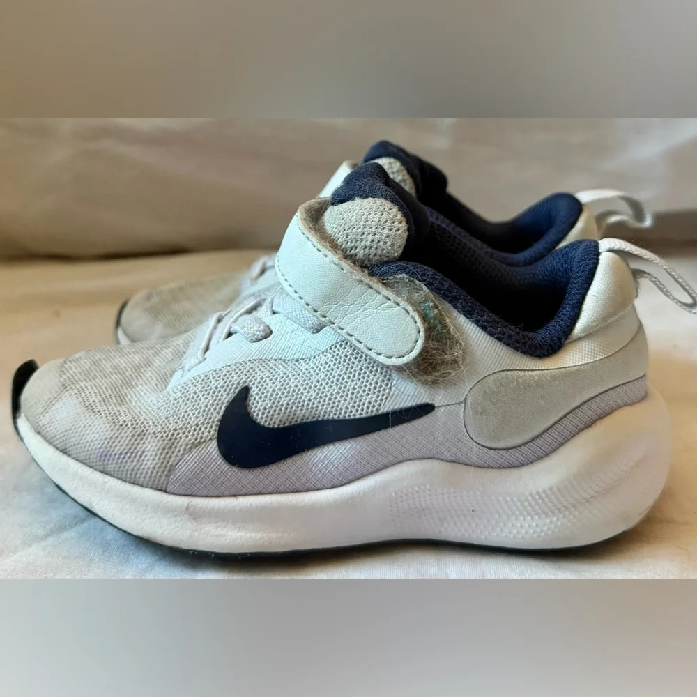 Nike Revolution 7 ‘Grey Navy’ FB7690-004 Size 8C Pre-owned